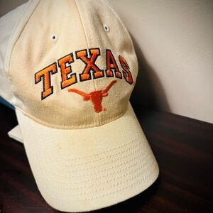 Texas Longhorns University Ball Cap. Vintage ✨